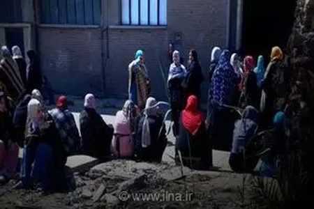 اعتصاب کارگران زن نساجی در اعتراض به قطع بیمه درمانی