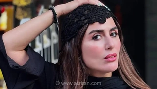 رها خدایاری با استایل مشکی در اکران فیلم کوتاه «چهل» + عکس