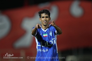 هدیه خاص وینگر استقلال به سرمربی پرسپولیس!