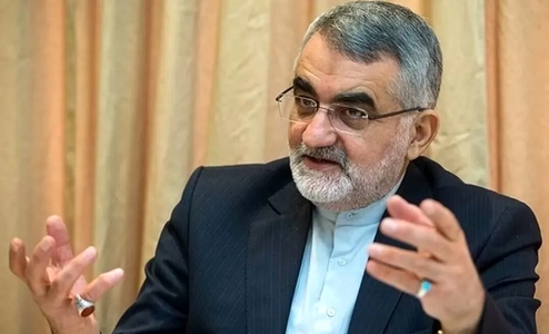 بروجردی: استیضاح عراقچی در شرایط کنونی منطقی نیست