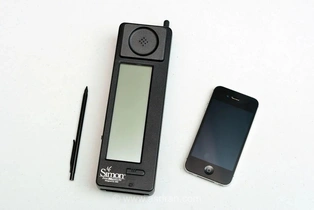 سفر به سال ۱۹۹۴؛ نگاهی به IBM Simon، نخستین گوشی هوشمند تاریخ که سال‌ها از زمان خود جلوتر بود