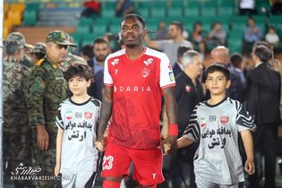 بیفوما: پرسپولیس را به تیم ملی ترجیح دادم/ مردم ایران با وجود مشکلات لبخند می‌زنند
