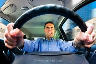 استرس و ویژگی‌های شخصیتی، رانندگی جوانان را پرخطر می‌کند