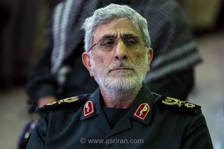 حضور فرمانده نیروی قدس در مراسم چهلم شهید ایران