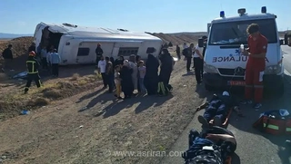 حادثه تلخ در جاده شاهرود به میامی؛ واژگونی اتوبوس با ۱۰ مصدوم و ۲۸ حادثه‌دیده در استان سمنان