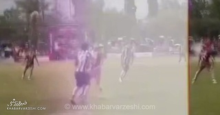 حادثه هولناک در زمین فوتبال تایلند؛ برخورد صاعقه جان یک بازیکن را گرفت و ۱۲ نفر را راهی بیمارستان کرد