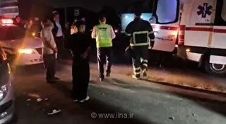 تصادف شدید در جاده انزلی؛ مصدومیت چهار نفر و تلاش آتش‌نشانان برای نجات
