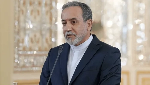 عراقچی: ۸۰ هواپیما و جنگنده آمریکایی مورد اصابت موشک‌های ما قرار گرفتند