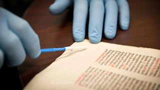 کشف اسرار نهفته در نسخه‌های خطی باستانی از طریق استخراج DNA بدون آسیب به اسناد