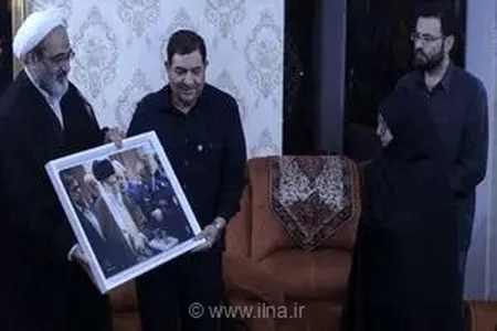 دیدار محمد مخبر با خانواده شهید سرلشکر عزیز نصیرزاده، وزیر فقید دفاع و پشتیبانی نیروهای مسلح