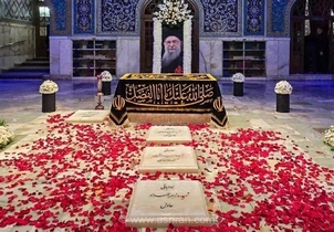تصاویری از مزار آقای شهید ایران در سومین شب بزرگداشت در حرم رضوی