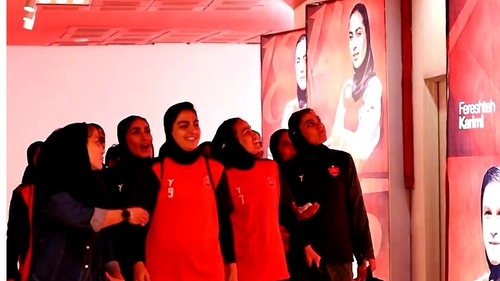 ذوق‌زدگی بازیکنان پرسپولیس از نصب تصاویرشان در ورزشگاه