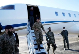 فرمانده ارتش پاکستان به تهران سفر کرد؛ دیدار با وزیر کشور