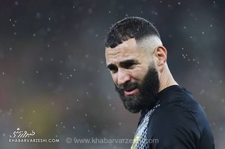 سفر معنوی بنزما به مکه پس از جدایی از فوتبال عربستان + عکس