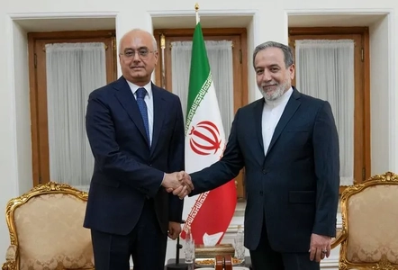 تحویل استوارنامه سفرای جدید پنج کشور به عراقچی
