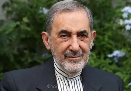 اعزام تیم علمی دانشگاه آزاد به یمن؛ ولایتی از آمادگی کامل برای ارائه خدمات آموزشی و درمانی خبر داد