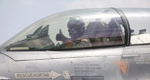 راز خمیدگی صندلی کابین جنگنده F-16 چیست؟