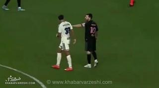 ویدیو| پس گردنی مسی به بازیکن حریف/ نه داور دید نه VAR!