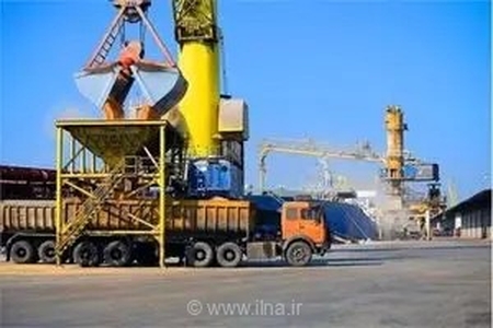 بلاتکلیف شدن بازگشت به کار کارگران اخراجی شرکت پایانه‌ها و مخازن پتروشیمی ماهشهر