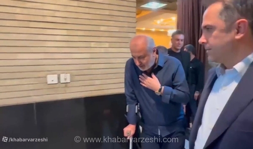 حضور چهره‌های فوتبال در مراسم یادبود همسر هوشنگ نصیرزاده؛ از درویش با عصا تا کمک خطیر