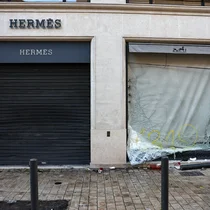 خشم علیه ماشین لوکس در فرانسه: شورش‌ها و سرقت از برندهای Dior و Hermès