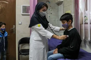 هشدار درباره پیک آنفلوآنزا و افزایش موارد ابتلا به کووید ۱۹ در آبان