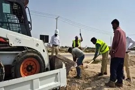 پاکسازی لکه‌های نفتی در قشم با نظارت سازمان حفاظت محیط زیست