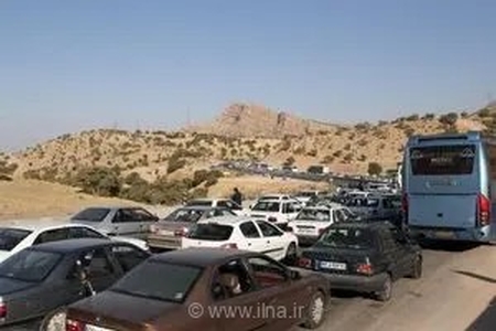 ترافیک سنگین در محورهای بازگشت زائران اربعین در کرمانشاه؛ کاهش ۵۰ درصدی تلفات جاده‌ای نسبت به سال گذشته