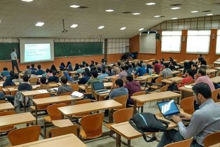 انتقاد از ساختار مقالات علمی در دانشگاه‌های ایران