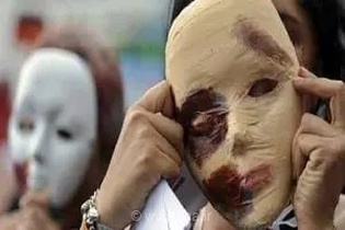 قربانیان انتشار تصاویر خصوصی را مجرم ندانیم؛ سرزنش قربانی تنها به مجرمان جرأت ارتکاب جرم بیشتری می‌دهد