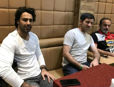 فوتبال بازی کردن فرهاد مجیدی و کریم باقری با محمود احمدی‌نژاد