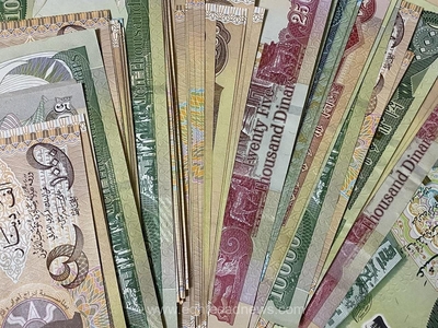 کاهش نرخ دینار عراق در بازار ارز؛ قیمت هر دینار به ۱۴۲.۳ تومان رسید