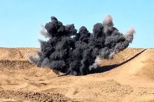 انفجار در کمربندی اسلام‌آبادغرب؛ فرماندار شایعات حمله به زیرساخت‌ها را تکذیب و علت حادثه را مهمات جنگی اعلام کرد