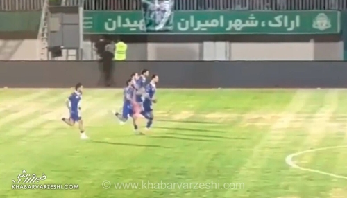 اقدام جالب سهراب بختیاری‌زاده پس از بازی آلومینیوم و استقلال؛ دور افتادن بازیکنان!