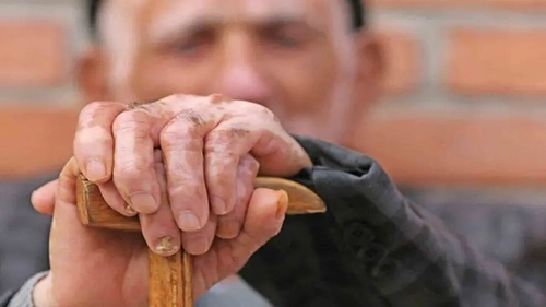 ۳۵۰۰ سالمند مجهول‌الهویه و فاقد سرپرست در کشور وجود دارد