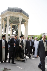 حافظ؛ درّ یگانه‌ شعر فارسی