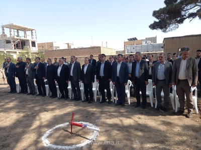 کلنگ‌زنی مدرسه ۶ کلاسه خیرساز در ارداق با حضور استاندار قزوین