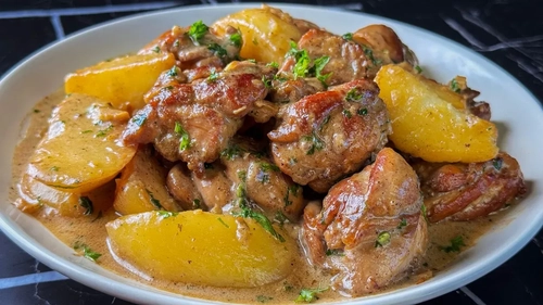 طرز تهیه مرغ و سیب‌زمینی خامه‌ای