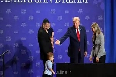 شوخی جنجالی ترامپ با بایدن؛ نجات کودک از لبه صحنه در گردهمایی انتخاباتی لاس‌وگاس + ویدئو