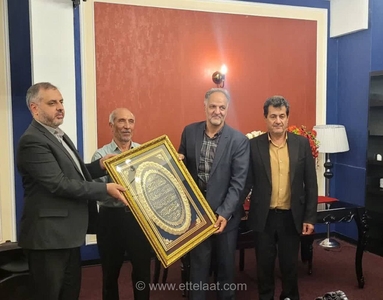 تجلیل از پنج دهه فعالیت خبرنگار پیشکسوت روزنامه اطلاعات در سبزوار
