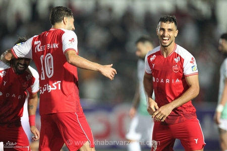 پیروزی پرسپولیس در خانه با گل‌های علیپور و شهرآبادی مقابل ذوب‌آهن