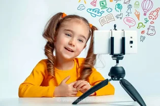 آیا فضای مجازی ، کودکی را از کودکان می‌دزدد؟