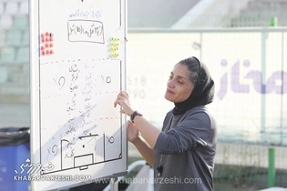 توصیه سرمربی تیم ملی زنان برای جوان‌گرایی در فوتبال بانوان