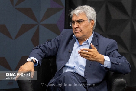 کاکایی: مشکلات صنعت خودرو تنها ناشی از تحریم نیست/ ضرورت آزادسازی قواعد بازار همزمان با واردات خودرو
