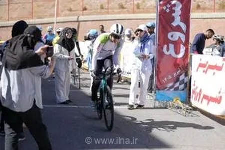 آغاز رقابت‌های دوچرخه‌سواری قهرمانی بانوان کشور در تبریز