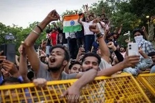 نارندرا مودی اعلام کرد: مجازات دانشجویان معترض راهکار مناسبی برای حل بحران‌های سیاسی و آموزشی هند نیست