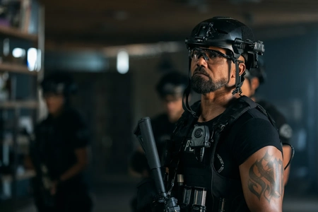 شمار مور بازگشته: بررسی سریال اکشن و پلیسی «S.W.A.T. Exiles» در Starz