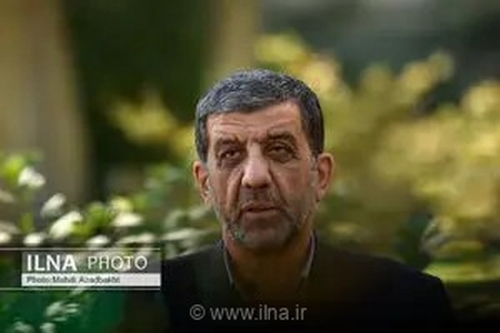 انتقاد از سیستم اطلاع‌رسانی قطره‌چکانی؛ فعال سیاسی: مردم را محرم بدانید و خبرها را در میان آن‌ها جست‌وجو کنید