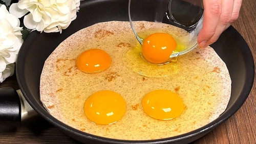 کاسرول نان پیتا: یک غذای پنیری و خوشمزه با مواد اولیه ساده