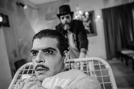 بازیگر نقش خسرو در دیوانه‌خانه زری بوره از دشواری‌های اجرا سخن گفت